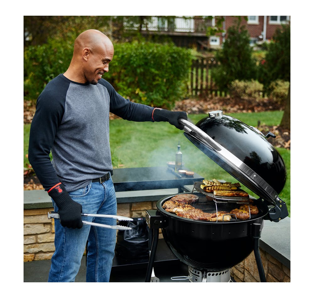 Asador de carbón Summit® Kamado E6 Negro